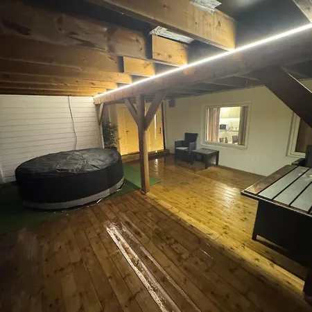 Arctic Tonsvik Apartament *